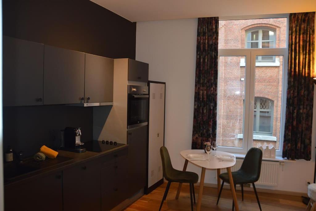 Hippe Studio In Historisch Gebouw In Oude Centrum Антверпен Екстериор снимка