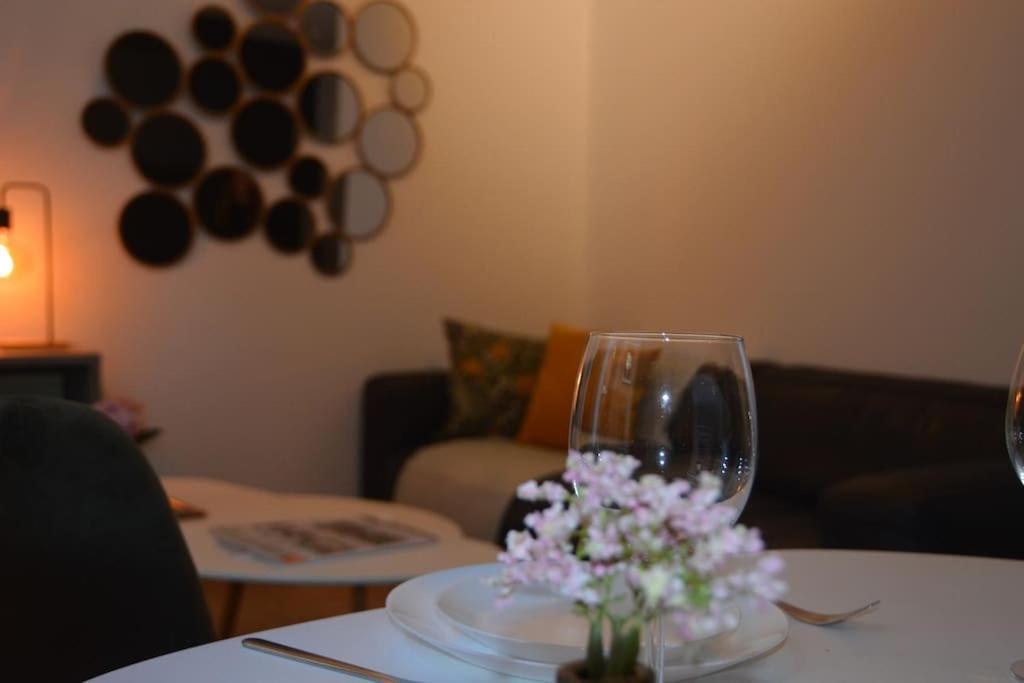 Hippe Studio In Historisch Gebouw In Oude Centrum Антверпен Екстериор снимка